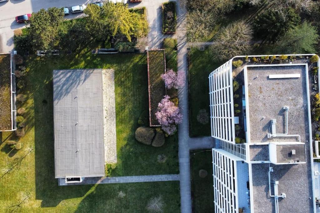 Apartment Mit Balkon Und Privatparkplatz Augsburg Buitenkant foto